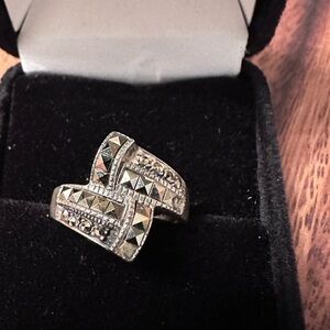 Elegant Silver marcasite Geometric Ring